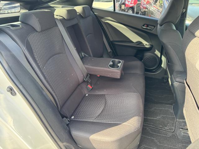 プリウス Ｓセーフティプラス　ナビ　ドライブレコーダー　Ｂｌｕｅｔｏｏｔｈ　バックカメラ　ＥＴＣ　ＣＤ／ＤＶＤ再生　ＬＥＤヘッドライト　スマートキー　プッシュスタート　社外１５インチアルミホイール（10枚目）