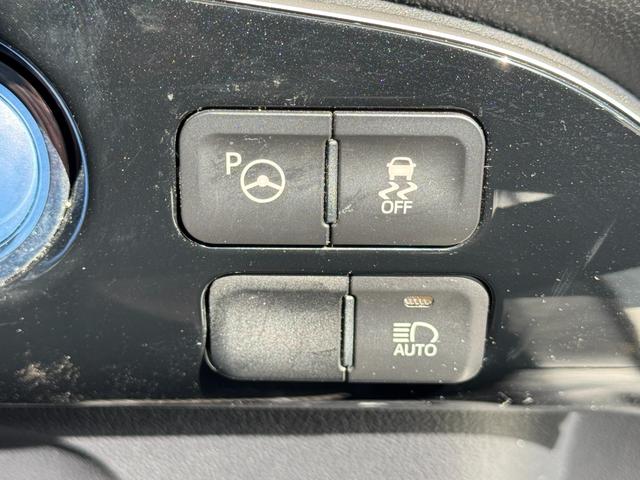 プリウス Ｓセーフティプラス　ナビ　ドライブレコーダー　Ｂｌｕｅｔｏｏｔｈ　バックカメラ　ＥＴＣ　ＣＤ／ＤＶＤ再生　ＬＥＤヘッドライト　スマートキー　プッシュスタート　社外１５インチアルミホイール（15枚目）