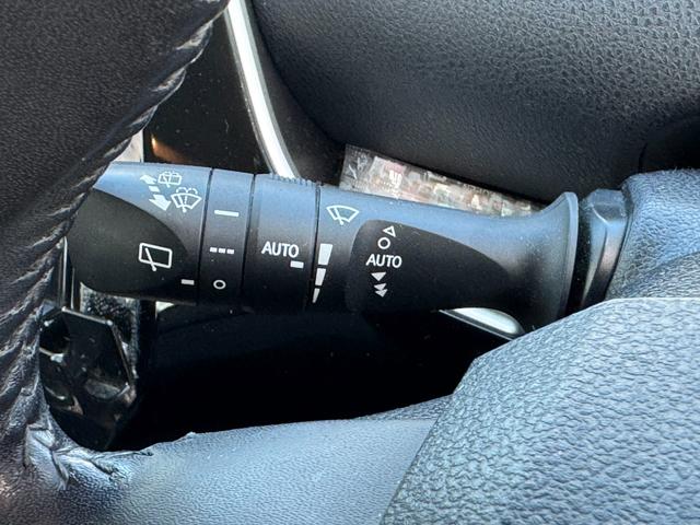 プリウス Ｓセーフティプラス　ナビ　ドライブレコーダー　Ｂｌｕｅｔｏｏｔｈ　バックカメラ　ＥＴＣ　ＣＤ／ＤＶＤ再生　ＬＥＤヘッドライト　スマートキー　プッシュスタート　社外１５インチアルミホイール（23枚目）