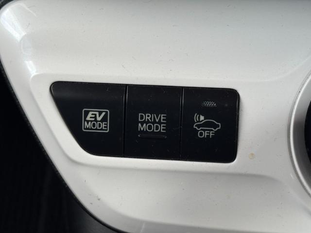 プリウス Ｓセーフティプラス　ナビ　ドライブレコーダー　Ｂｌｕｅｔｏｏｔｈ　バックカメラ　ＥＴＣ　ＣＤ／ＤＶＤ再生　ＬＥＤヘッドライト　スマートキー　プッシュスタート　社外１５インチアルミホイール（28枚目）