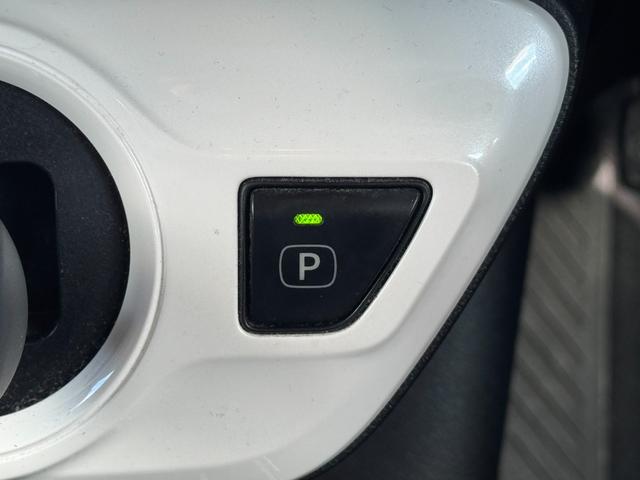 プリウス Ｓセーフティプラス　ナビ　ドライブレコーダー　Ｂｌｕｅｔｏｏｔｈ　バックカメラ　ＥＴＣ　ＣＤ／ＤＶＤ再生　ＬＥＤヘッドライト　スマートキー　プッシュスタート　社外１５インチアルミホイール（30枚目）