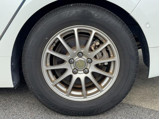 プリウス Ｓセーフティプラス　ナビ　ドライブレコーダー　Ｂｌｕｅｔｏｏｔｈ　バックカメラ　ＥＴＣ　ＣＤ／ＤＶＤ再生　ＬＥＤヘッドライト　スマートキー　プッシュスタート　社外１５インチアルミホイール（49枚目）