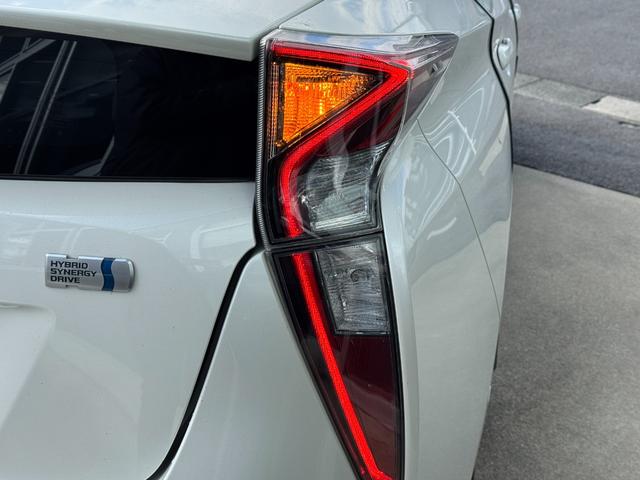 プリウス Ｓセーフティプラス　ナビ　ドライブレコーダー　Ｂｌｕｅｔｏｏｔｈ　バックカメラ　ＥＴＣ　ＣＤ／ＤＶＤ再生　ＬＥＤヘッドライト　スマートキー　プッシュスタート　社外１５インチアルミホイール（52枚目）