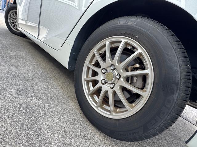 プリウス Ｓセーフティプラス　ナビ　ドライブレコーダー　Ｂｌｕｅｔｏｏｔｈ　バックカメラ　ＥＴＣ　ＣＤ／ＤＶＤ再生　ＬＥＤヘッドライト　スマートキー　プッシュスタート　社外１５インチアルミホイール（53枚目）