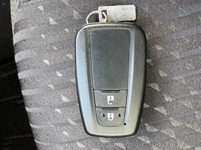 プリウス Ｓセーフティプラス　ナビ　ドライブレコーダー　Ｂｌｕｅｔｏｏｔｈ　バックカメラ　ＥＴＣ　ＣＤ／ＤＶＤ再生　ＬＥＤヘッドライト　スマートキー　プッシュスタート　社外１５インチアルミホイール（57枚目）