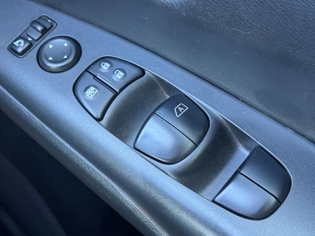 セレナ ハイウェイスター　プロパイロットエディション　フリップダウンモニター　ナビ　ＴＶ　ドライブレコーダー　ＥＴＣ　バックカメラ　ＬＥＤヘッドライト　両側パワースライドドア　オートエアコン　オートライト　スマートキー　プッシュスタート（17枚目）