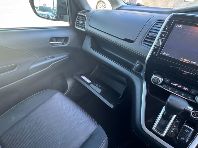 セレナ ハイウェイスター　プロパイロットエディション　フリップダウンモニター　ナビ　ＴＶ　ドライブレコーダー　ＥＴＣ　バックカメラ　ＬＥＤヘッドライト　両側パワースライドドア　オートエアコン　オートライト　スマートキー　プッシュスタート（21枚目）