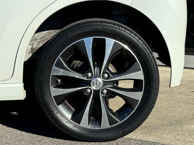 ワゴンＲ ２０周年記念車　社外オーディオ　ＨＩＤヘッドライト　シートヒーター　スマートキー　プッシュスタート　アイドリングストップ　オートエアコン　オートライト　純正１５インチアルミホイール（11枚目）