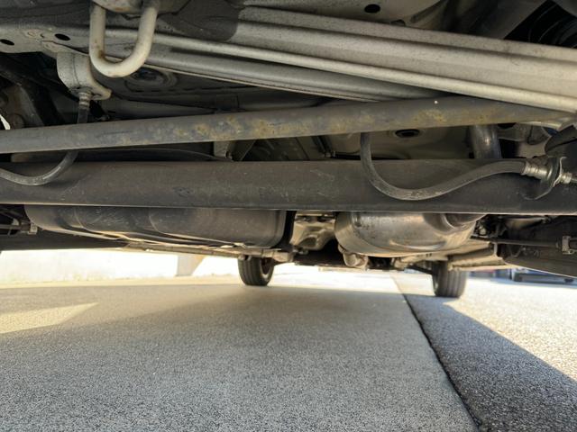 ワゴンＲ ２０周年記念車　社外オーディオ　ＨＩＤヘッドライト　シートヒーター　スマートキー　プッシュスタート　アイドリングストップ　オートエアコン　オートライト　純正１５インチアルミホイール（25枚目）