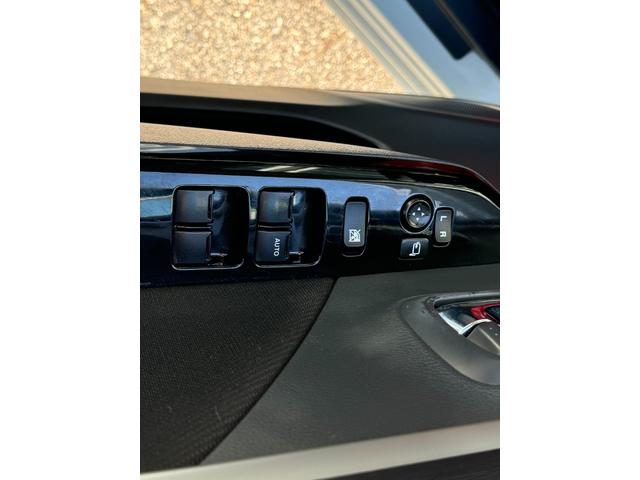 ワゴンＲ ２０周年記念車　社外オーディオ　ＨＩＤヘッドライト　シートヒーター　スマートキー　プッシュスタート　アイドリングストップ　オートエアコン　オートライト　純正１５インチアルミホイール（26枚目）