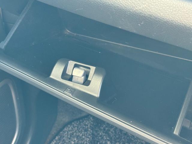 ワゴンＲ ２０周年記念車　社外オーディオ　ＨＩＤヘッドライト　シートヒーター　スマートキー　プッシュスタート　アイドリングストップ　オートエアコン　オートライト　純正１５インチアルミホイール（35枚目）