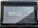 ヴォクシー ハイブリッドＶ　ドライブレコーダー　バックカメラ　ＴＶ　オートクルーズコントロール　衝突被害軽減システム　両側電動スライドドア　オートライト　ＬＥＤヘッドランプ　スマートキー　後席モニター　３列シート　ＣＶＴ（6枚目）