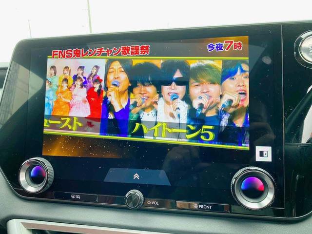 ＲＸ ＲＸ３５０　Ｆスポーツ　４ＷＤ　エアロダイナミクスパッケージ　ＦＳＲエアロ　ミラーウイングマフラー　フィニッシュブレードイルミネーション　メーカーフルセグナビ　パノラマガラスルーフ　デジタルインナーミラー　クルコン　レザー（4枚目）