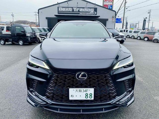 ＲＸ ＲＸ３５０　Ｆスポーツ　４ＷＤ　エアロダイナミクスパッケージ　ＦＳＲエアロ　ミラーウイングマフラー　フィニッシュブレードイルミネーション　メーカーフルセグナビ　パノラマガラスルーフ　デジタルインナーミラー　クルコン　レザー（13枚目）