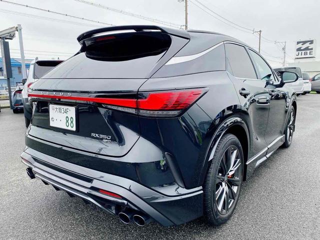 ＲＸ ＲＸ３５０　Ｆスポーツ　４ＷＤ　エアロダイナミクスパッケージ　ＦＳＲエアロ　ミラーウイングマフラー　フィニッシュブレードイルミネーション　メーカーフルセグナビ　パノラマガラスルーフ　デジタルインナーミラー　クルコン　レザー（16枚目）