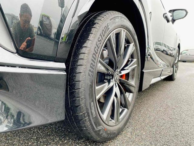 ＲＸ ＲＸ３５０　Ｆスポーツ　４ＷＤ　エアロダイナミクスパッケージ　ＦＳＲエアロ　ミラーウイングマフラー　フィニッシュブレードイルミネーション　メーカーフルセグナビ　パノラマガラスルーフ　デジタルインナーミラー　クルコン　レザー（20枚目）