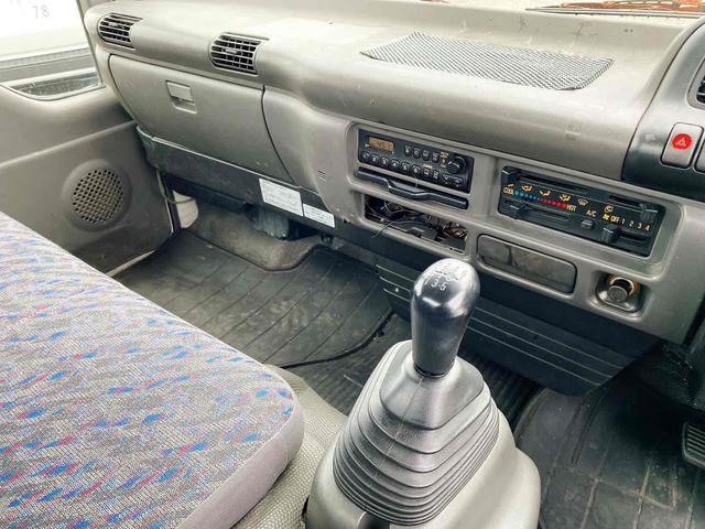 アトラストラック  6速マニュアル エアコン パワステ 3ペダル ドラレコ フォグランプ 左電格ミラー オーバーヘッドコンソール 花見台セーフティーローダー ラジコンウインチ付き 同色バンパー(4枚目)