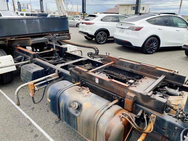 アトラストラック  6速マニュアル エアコン パワステ 3ペダル ドラレコ フォグランプ 左電格ミラー オーバーヘッドコンソール 花見台セーフティーローダー ラジコンウインチ付き 同色バンパー(30枚目)