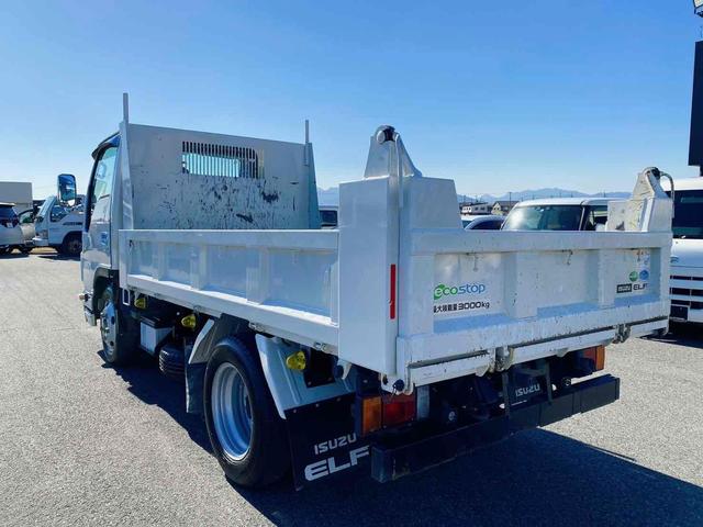 エルフトラック 　ダンプ　低床　ＭＴ　後輪ダブル　キーレスエントリー　電動格納ミラー　ＡＢＳ　エアコン　パワーステアリング　パワーウィンドウ　運転席エアバッグ　助手席エアバッグ　ＣＤ　ＵＳＢ（18枚目）