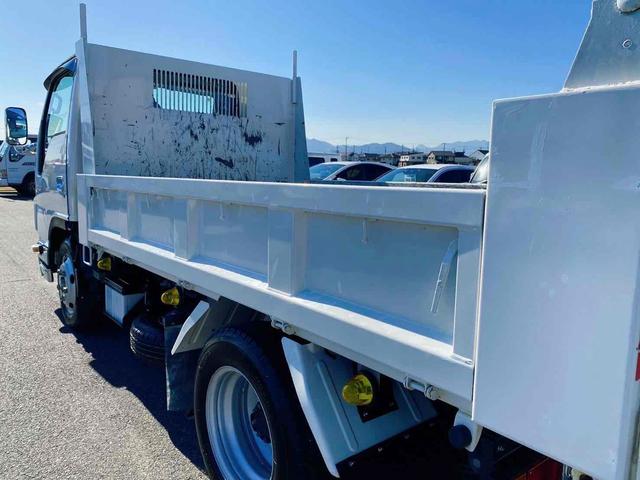 エルフトラック 　ダンプ　低床　ＭＴ　後輪ダブル　キーレスエントリー　電動格納ミラー　ＡＢＳ　エアコン　パワーステアリング　パワーウィンドウ　運転席エアバッグ　助手席エアバッグ　ＣＤ　ＵＳＢ（23枚目）