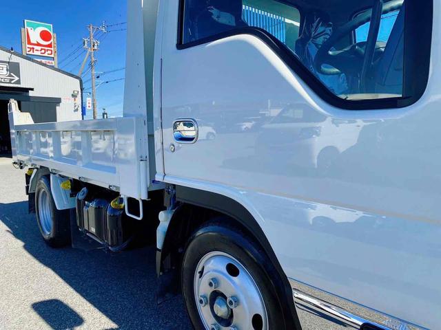 エルフトラック 　ダンプ　低床　ＭＴ　後輪ダブル　キーレスエントリー　電動格納ミラー　ＡＢＳ　エアコン　パワーステアリング　パワーウィンドウ　運転席エアバッグ　助手席エアバッグ　ＣＤ　ＵＳＢ（31枚目）