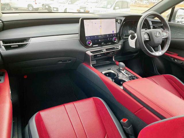 ＲＸ ＲＸ５００ｈ　Ｆスポーツパフォーマンス　４ＷＤ　ワンオーナー　全周囲カメラ　クリアランスソナー　オートクルーズコントロール　レーンアシスト　パワーシート　衝突被害軽減システム　エアロ　サンルーフ　ナビ　ＴＶ　オートマチックハイビーム（32枚目）