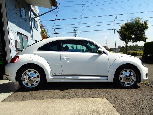 ザ・ビートル スペシャル・バグ　限定車　純正ヘリテージホイール　スマートキー　プッシュスタート　ナビ　ＥＴＣ　バックモニター　クルーズコントロール　禁煙車　クリアランスソナー　ディスチャージヘッドライト　ハーフレザー　シートヒーター（4枚目）