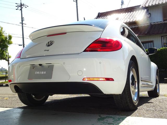 ザ・ビートル スペシャル・バグ　限定車　純正ヘリテージホイール　スマートキー　プッシュスタート　ナビ　ＥＴＣ　バックモニター　クルーズコントロール　禁煙車　クリアランスソナー　ディスチャージヘッドライト　ハーフレザー　シートヒーター（5枚目）