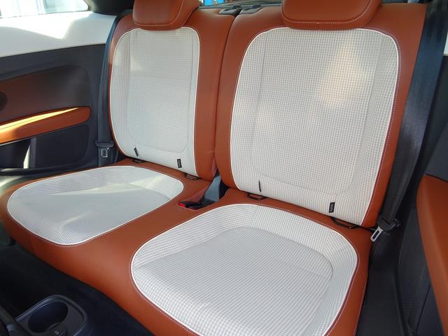 ザ・ビートル スペシャル・バグ　限定車　純正ヘリテージホイール　スマートキー　プッシュスタート　ナビ　ＥＴＣ　バックモニター　クルーズコントロール　禁煙車　クリアランスソナー　ディスチャージヘッドライト　ハーフレザー　シートヒーター（17枚目）