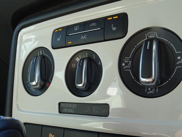 ザ・ビートル スペシャル・バグ 限定車 プッシュスタート スマートキー 純正ヘリテージホイール ハーフレザーシート シートヒーター ナビ ETC バックモニター フルセグTV ブルートゥース(21枚目)