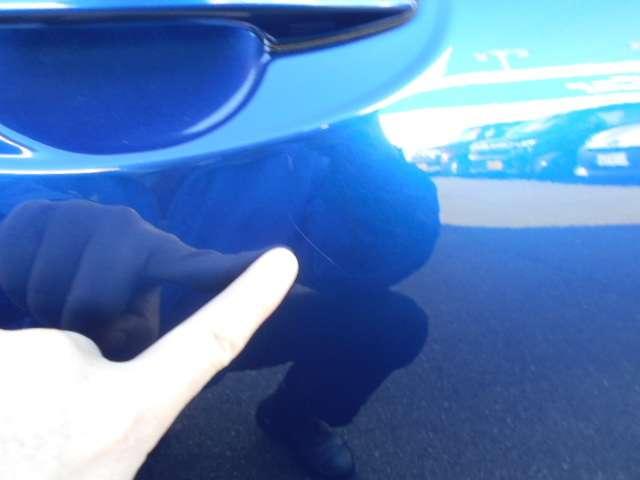 プレミアム ワンオーナー 禁煙車 革コンビ電動席 SDナビ(17枚目)