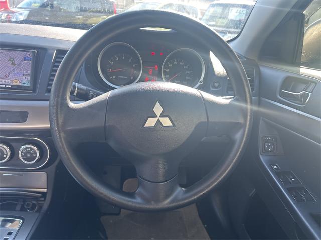 自ら操るハンドル!ドライバーの生命線です。お客様の目で実際にご確認ください。