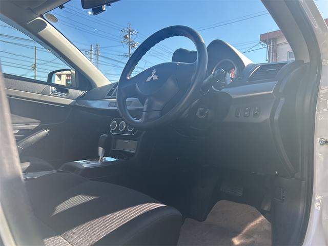 ご覧頂きまして誠に有難うございます!!是非ご来店して頂き、実際にご覧になって頂ければと思います。お客様からのご連絡をスタッフ一同、心よりお待ちしております