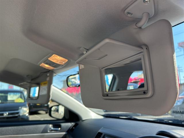 ご覧頂きまして誠に有難うございます!!是非ご来店して頂き、実際にご覧になって頂ければと思います。お客様からのご連絡をスタッフ一同、心よりお待ちしております