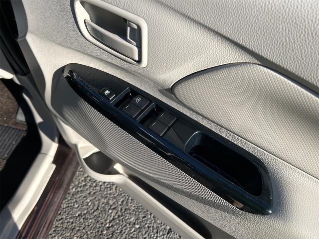 デイズ Ｓ　ドライブレコーダー　バックカメラ　ナビ　ＴＶ　衝突被害軽減システム　キーレスエントリー　アイドリングストップ　電動格納ミラー　ベンチシート　ＣＶＴ　ＡＢＳ　ＥＳＣ　ＣＤ　ＵＳＢ（11枚目）