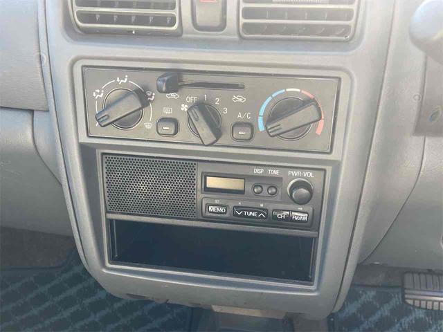 シフトレバー。ぜひ一度お客様の目で確認してください。