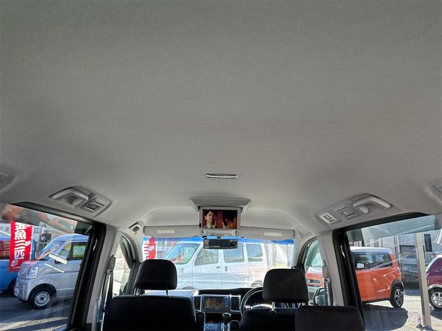 ステップワゴンスパーダ Ｚ　ＨＤＤナビエディション　ＥＴＣ　バックカメラ　ナビ　ＴＶ　両側電動スライドドア　ＨＩＤ　スマートキー　アイドリングストップ　電動格納ミラー　後席モニター　３列シート　ＣＶＴ　アルミホイール　ＵＳＢ　Ｂｌｕｅｔｏｏｔｈ（23枚目）