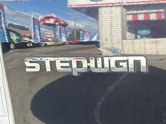 ステップワゴンスパーダ Ｚ　ＨＤＤナビエディション　ＥＴＣ　バックカメラ　ナビ　ＴＶ　両側電動スライドドア　ＨＩＤ　スマートキー　アイドリングストップ　電動格納ミラー　後席モニター　３列シート　ＣＶＴ　アルミホイール　ＵＳＢ　Ｂｌｕｅｔｏｏｔｈ（25枚目）