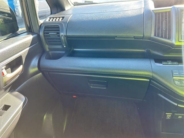 ステップワゴンスパーダ Ｚ　ＨＤＤナビエディション　ＥＴＣ　バックカメラ　ナビ　ＴＶ　両側電動スライドドア　ＨＩＤ　スマートキー　アイドリングストップ　電動格納ミラー　後席モニター　３列シート　ＣＶＴ　アルミホイール　ＵＳＢ　Ｂｌｕｅｔｏｏｔｈ（47枚目）