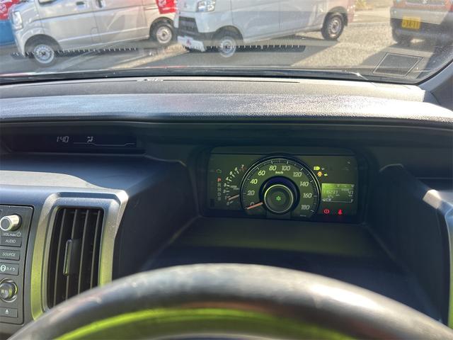 ステップワゴンスパーダ Ｚ　ＨＤＤナビエディション　ＥＴＣ　バックカメラ　ナビ　ＴＶ　両側電動スライドドア　ＨＩＤ　スマートキー　アイドリングストップ　電動格納ミラー　後席モニター　３列シート　ＣＶＴ　アルミホイール　ＵＳＢ　Ｂｌｕｅｔｏｏｔｈ（51枚目）