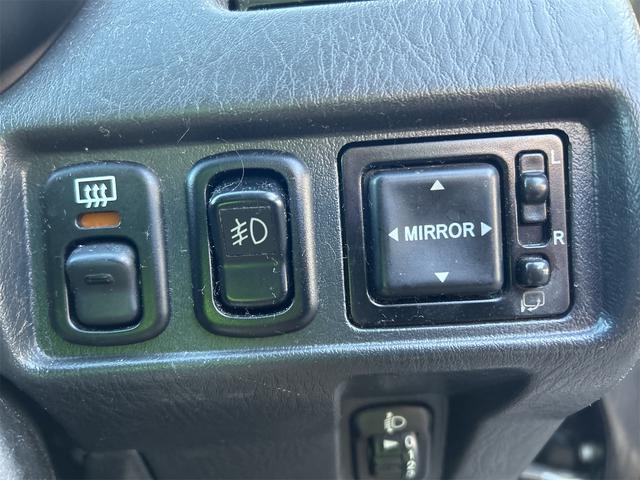 テリオスキッド カスタム　メモリアルエディション　ＥＴＣ　キーレスエントリー　電動格納ミラー　ＡＴ　ＣＤ　アルミホイール　衝突安全ボディ　エアコン　パワーステアリング　パワーウィンドウ（9枚目）