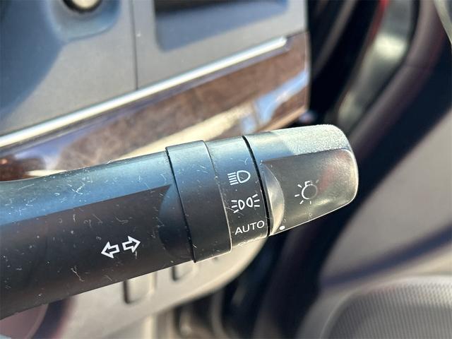 ギャランフォルティス スーパーエクシード　オートクルーズコントロール　アルミホイール　オートライト　ＣＶＴ　スマートキー　電動格納ミラー　盗難防止システム　ハーフレザーシート　ＣＤ　衝突安全ボディ　ＡＢＳ　エアコン　パワーステアリング（7枚目）