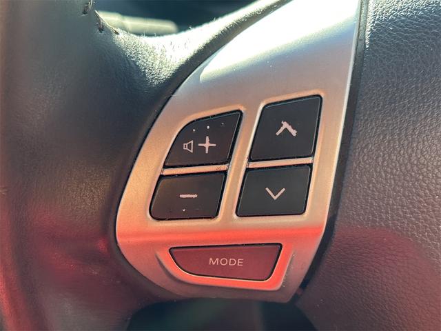 ギャランフォルティス スーパーエクシード　オートクルーズコントロール　アルミホイール　オートライト　ＣＶＴ　スマートキー　電動格納ミラー　盗難防止システム　ハーフレザーシート　ＣＤ　衝突安全ボディ　ＡＢＳ　エアコン　パワーステアリング（9枚目）