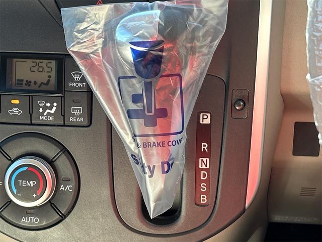 タント Ｘ　ＳＡ　バックカメラ　両側スライド・片側電動　ナビ　ＴＶ　衝突被害軽減システム　オートライト　スマートキー　アイドリングストップ　電動格納ミラー　ベンチシート　ＣＶＴ　盗難防止システム　ＡＢＳ　ＥＳＣ　ＣＤ（9枚目）