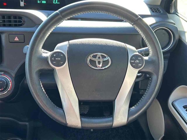 アクア Ｇ　ＥＴＣ　バックカメラ　ナビ　ＴＶ　オートライト　スマートキー　アイドリングストップ　電動格納ミラー　ＣＶＴ　衝突安全ボディ　ＡＢＳ　ＥＳＣ　ＣＤ　ＤＶＤ再生　Ｂｌｕｅｔｏｏｔｈ　エアコン（9枚目）