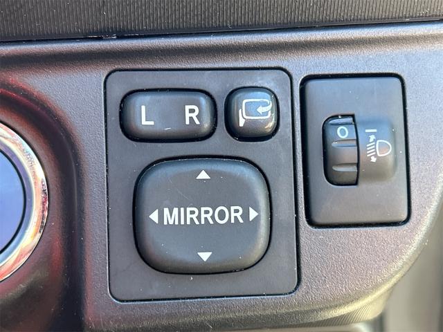 アクア Ｇ　ＥＴＣ　バックカメラ　ナビ　ＴＶ　オートライト　スマートキー　アイドリングストップ　電動格納ミラー　ＣＶＴ　衝突安全ボディ　ＡＢＳ　ＥＳＣ　ＣＤ　ＤＶＤ再生　Ｂｌｕｅｔｏｏｔｈ　エアコン（12枚目）