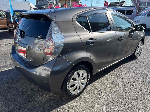 アクア Ｇ　ＥＴＣ　バックカメラ　ナビ　ＴＶ　オートライト　スマートキー　アイドリングストップ　電動格納ミラー　ＣＶＴ　衝突安全ボディ　ＡＢＳ　ＥＳＣ　ＣＤ　ＤＶＤ再生　Ｂｌｕｅｔｏｏｔｈ　エアコン（16枚目）