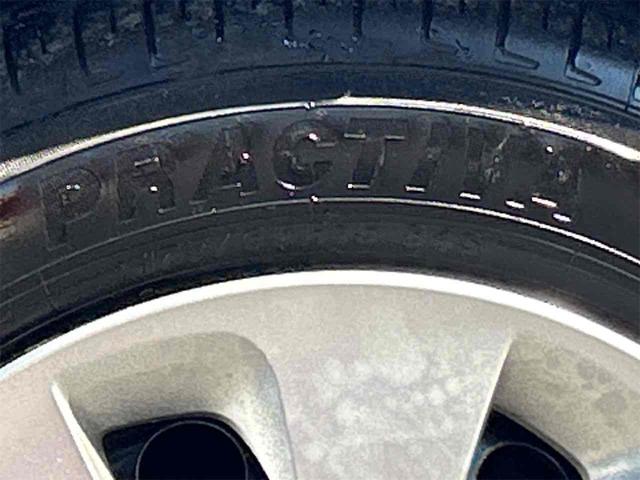 アクア Ｇ　ＥＴＣ　バックカメラ　ナビ　ＴＶ　オートライト　スマートキー　アイドリングストップ　電動格納ミラー　ＣＶＴ　衝突安全ボディ　ＡＢＳ　ＥＳＣ　ＣＤ　ＤＶＤ再生　Ｂｌｕｅｔｏｏｔｈ　エアコン（32枚目）