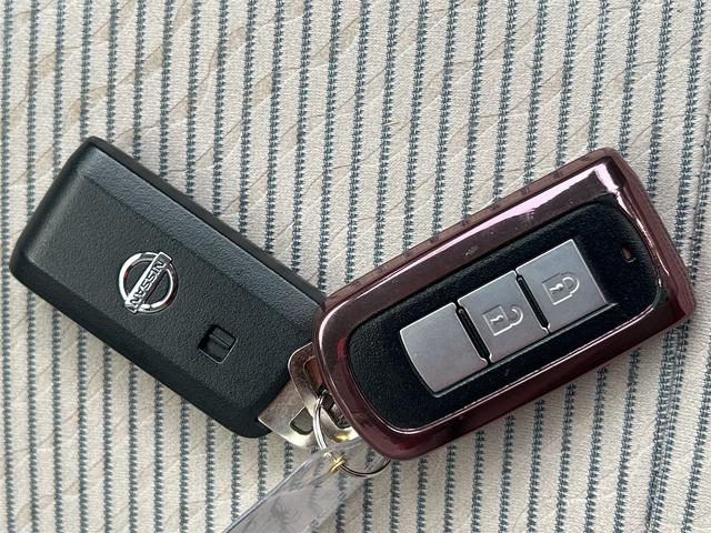 デイズ Ｘ　Ｖセレクション＋セーフティＩＩ　ドライブレコーダー　ＥＴＣ　全周囲カメラ　ナビ　ＴＶ　衝突被害軽減システム　スマートキー　アイドリングストップ　電動格納ミラー　ベンチシート　ＣＶＴ　盗難防止システム　ＡＢＳ　ＥＳＣ　ＣＤ　ＤＶＤ再生（48枚目）