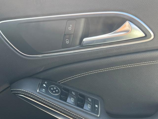 CLAクラス CLA180 ハーフレザーシート/バックモニター/18インチ/ETC/レーダーセーフティPKG/LEDヘッドライト/ETC/オートライト/Bluetooth/パドルシフト/キーレス/(13枚目)